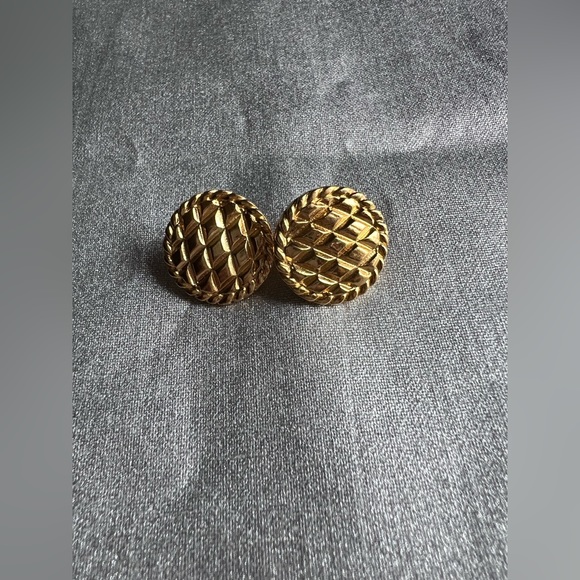 Chanel Gold Round Vintage Cufflinks - Picture 2 of 8
